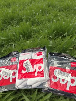 Supreme socks