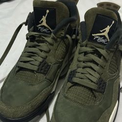 Air Jordan 4 Medium Olive size 9