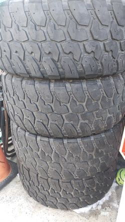 4 Used Tires Versatyre 35X12.50R22