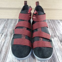 Lebron james hot sale soldier 11 red