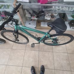 Cannondale Althea size M . Mint condition only used few times