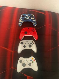 Lot of 4 Xbox Wireless Controllers