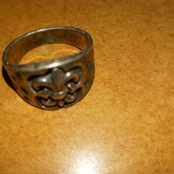 Sylver Ring and Gold Chain