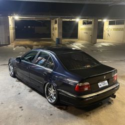 2000 BMW 540i