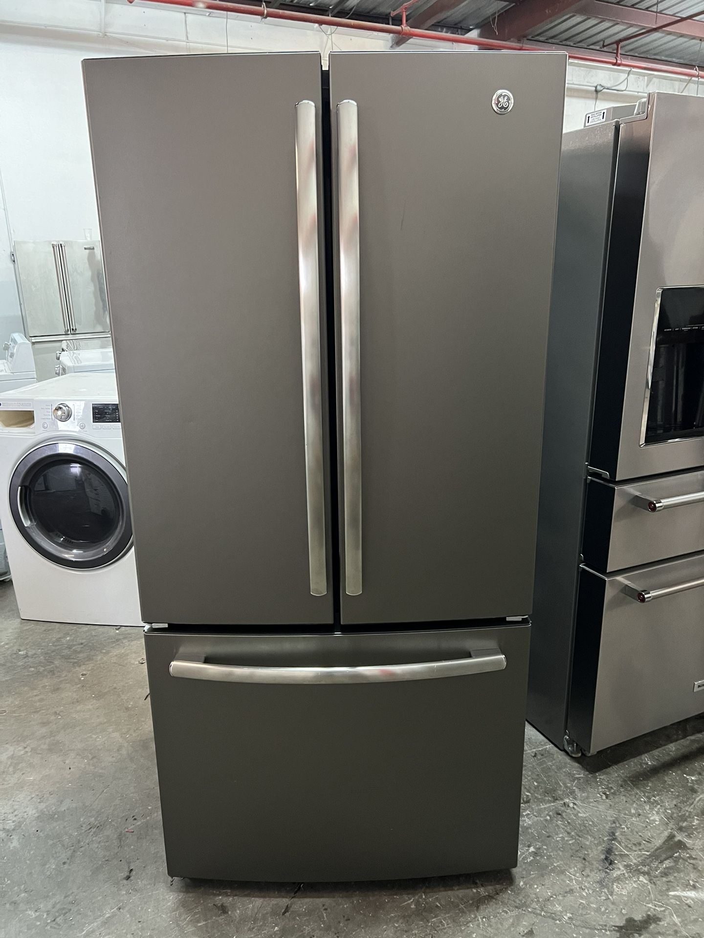 Slate GE 33” Refrigerator w/ Ice & Water