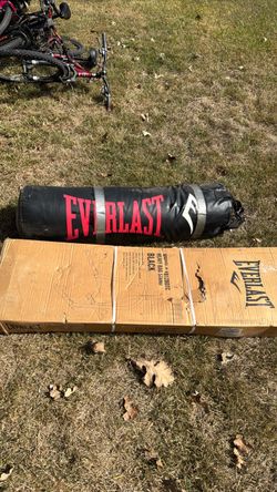 Boxing stand brand new plus lightly used bag