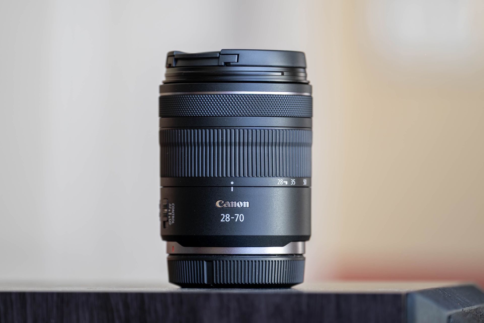 Canon RF 28-70mm f/2.8 IS STM