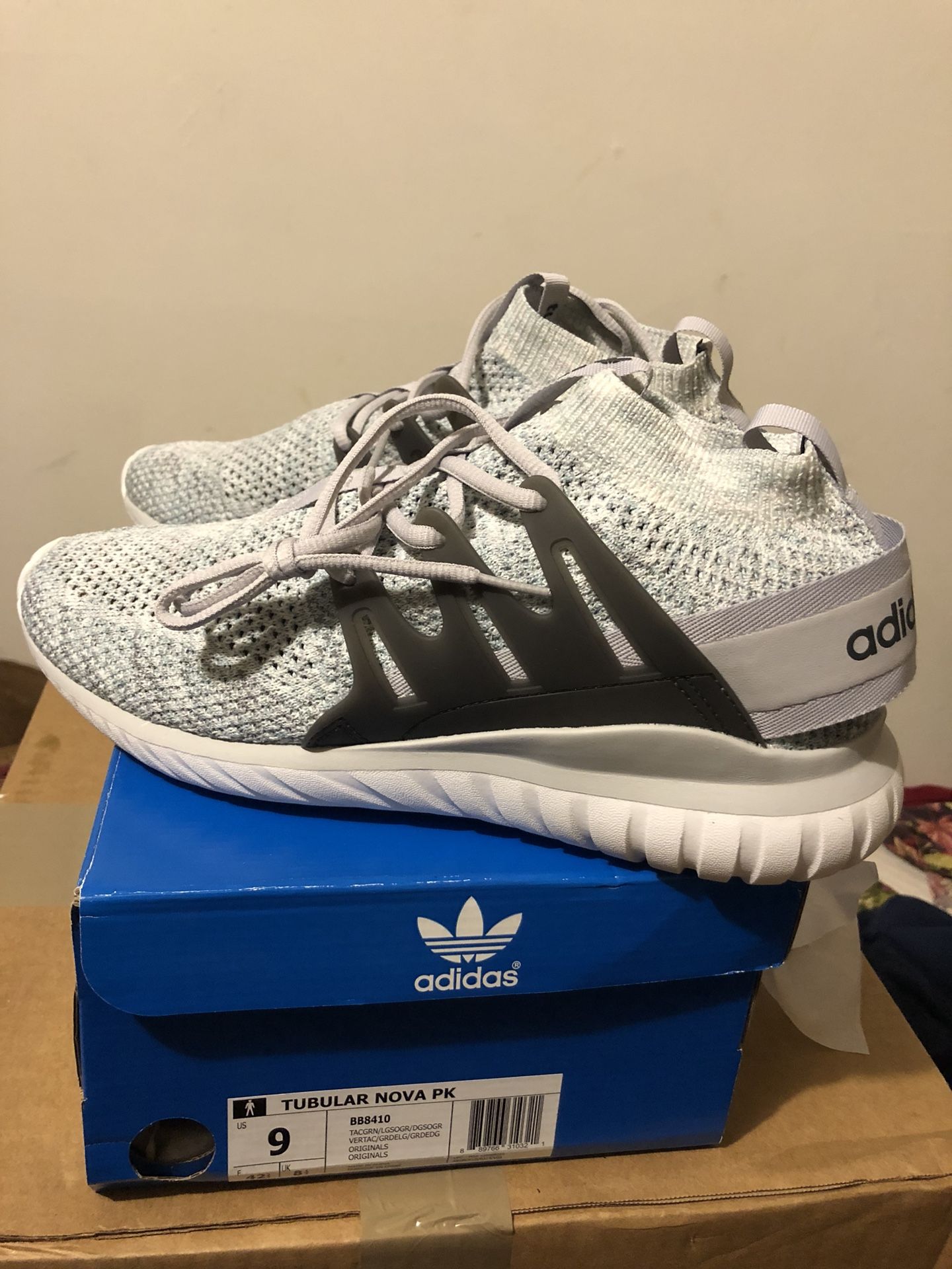 Adidas Tubular Nova Pk ( BRAND NEW ) ( SZ 9)