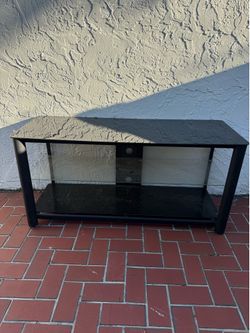Free glass table/TV stand for pickup