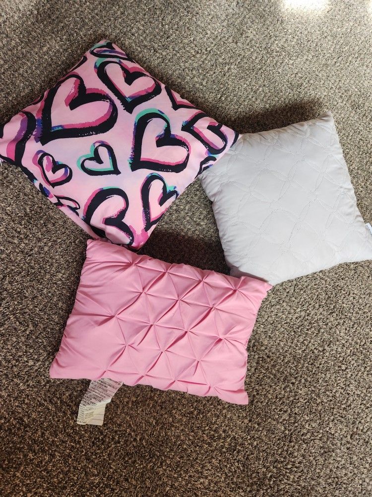 Bed Throw Pillows