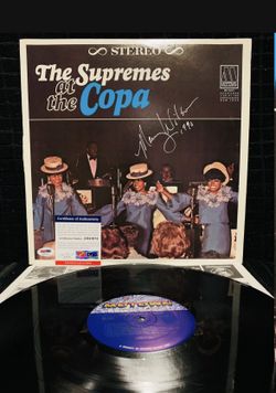 Vinyl récord autographed by Mary Wilson