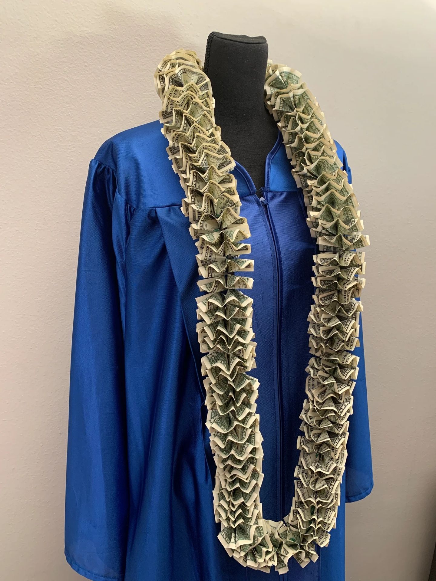 Graduation Money Lei