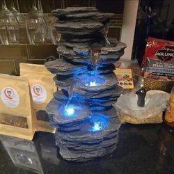 4 Tier waterfall - Like New