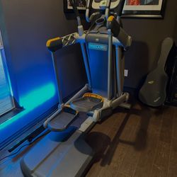 Precor AMT 835 Adaptive Motion Trainer – Commercial Grade Elliptical