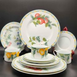 Setting of 3 Coventry Country Fruit Dinner & Salad Plates, Cups & Saucers
