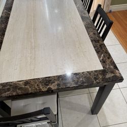 Dining Table And 4 Chairs 