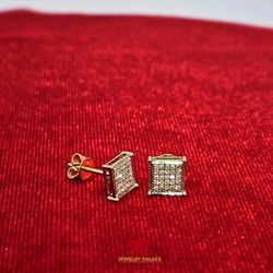 Elegant Diamond square earring in 0.15 ctw and 10K gold