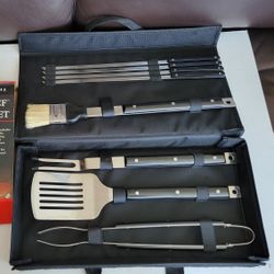 8 Piece Barbecue Tool Set with Case
