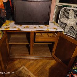 34" T.V And Wooden T.V. Stand 