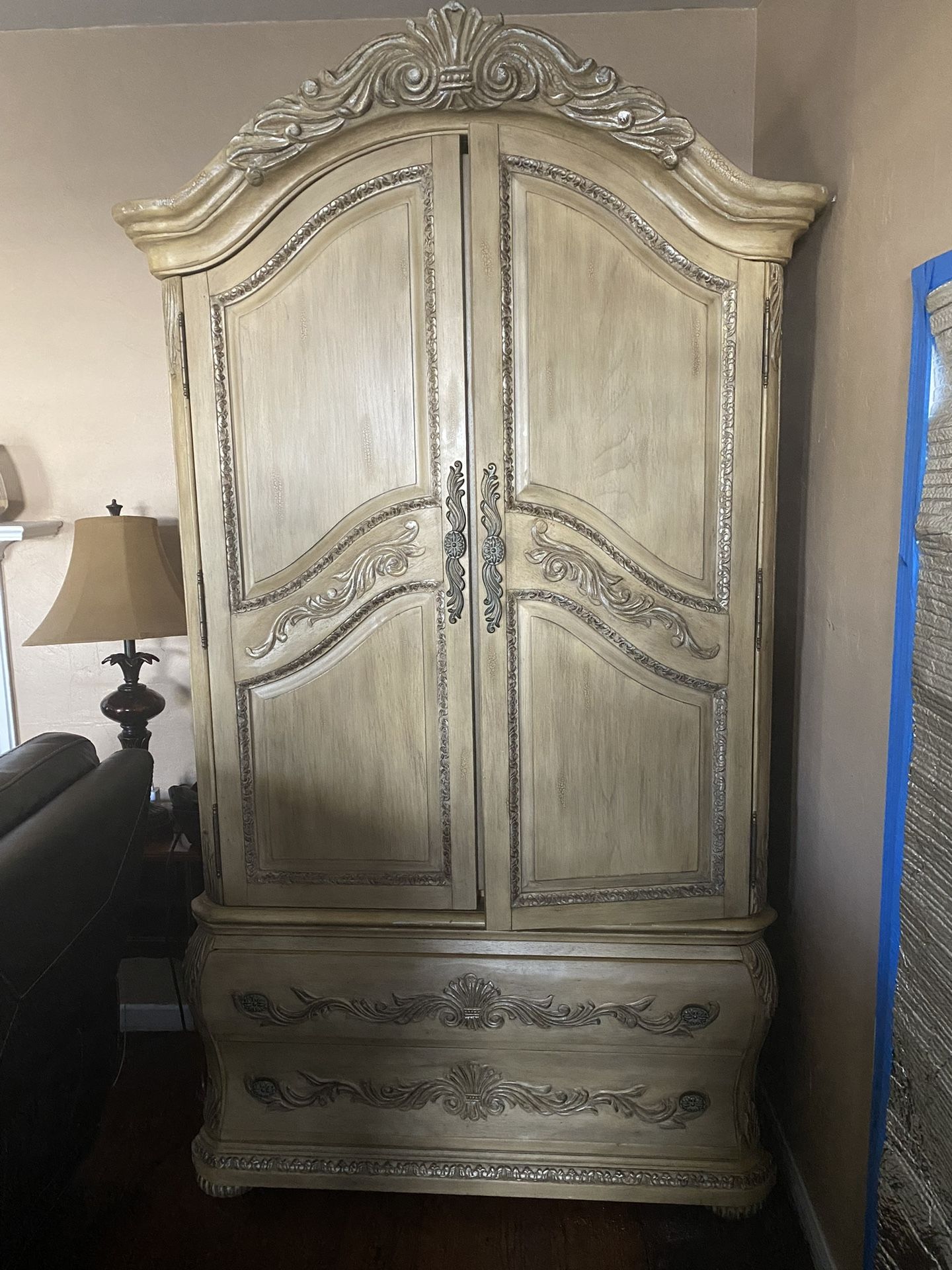 Armoire