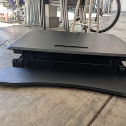Airlift Seville Classics Standup Desk Convertor