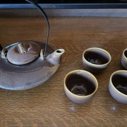 Asian Tea Set w Storage Case