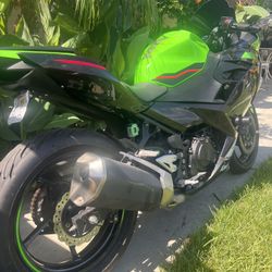 2022 Kawasaki Ninja 400