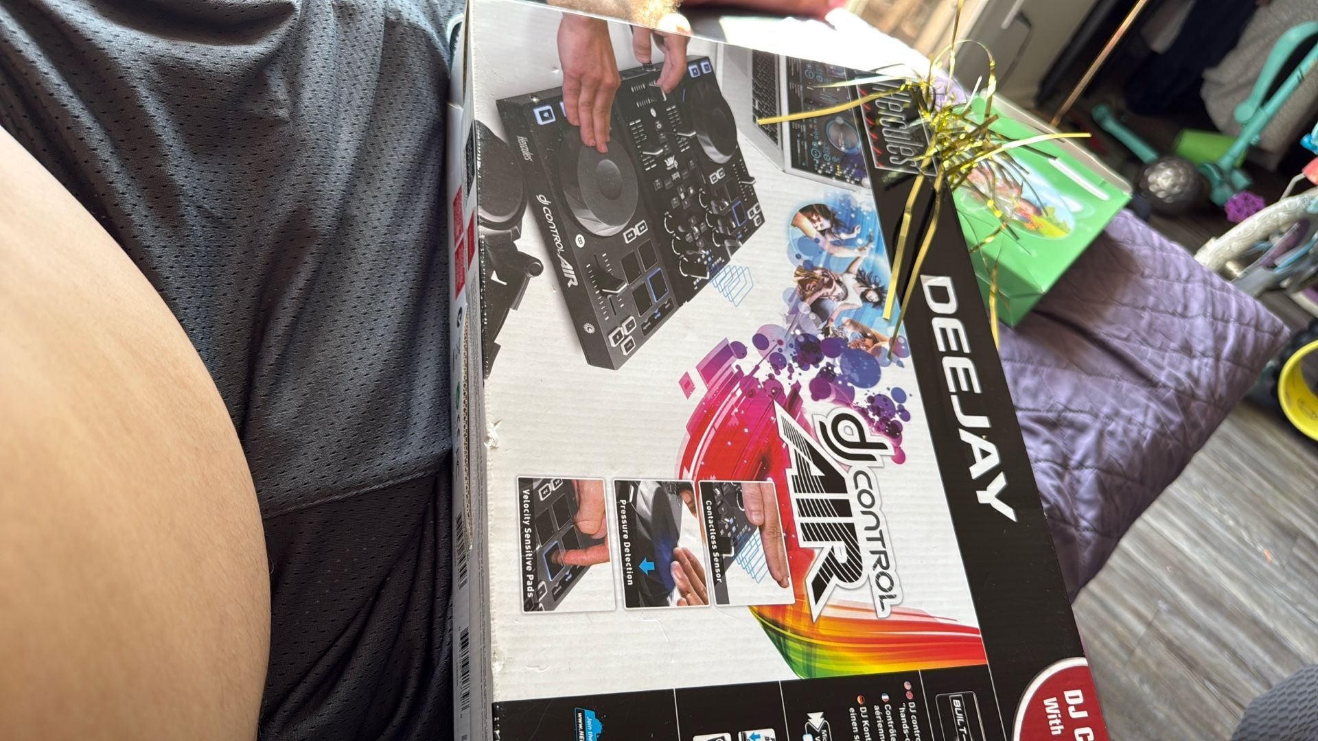 DJ Controller With Audio Outputs