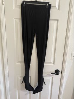 LEGGINGS SIZE MEDIUM /SHOE SIZE 7.5