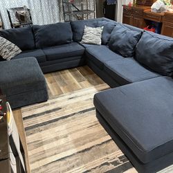 Bob’s Furniture Nova 4pc Sectional with Chaise