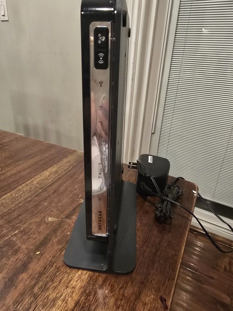 NETGEAR ROURER WNDR 4300