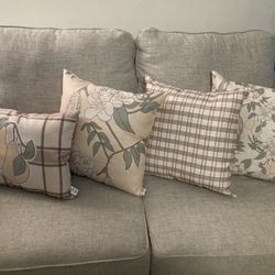 Throw pillows NEW