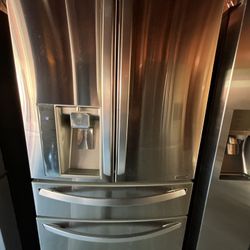 LG COUNTER DEPTH STAINLESS STEEL 4 DOOR REFRIGERATOR ENERGY 🌟 LED LIGHTS