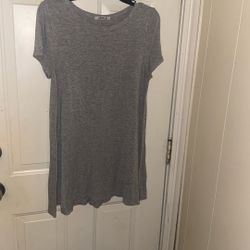 Woman’s Grey Night Gown