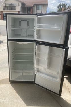 Ice Cold Vissani “Narrow” Refrigerator w/LOCK - Perfect for Apartments, Dorm Room, Garage or Office