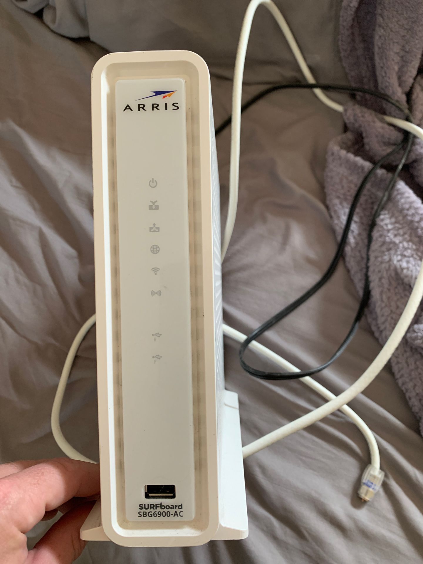 Arris SURFboard SBG6900-AC WiFi router modem