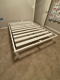 Queen size bed fram