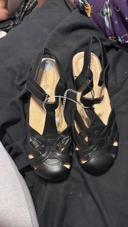 Sandals size 7