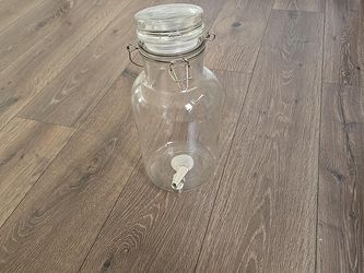 Large Glass Beverage Dispenser with Spigot – Excellent Condition