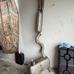 BMW E90 E91 06-11 OEM MUFFLER AND RESONATOR