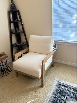 Brody Hill wood trim, accent chair
