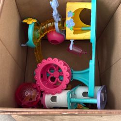 Littlest Pet Shops And Accessories 
