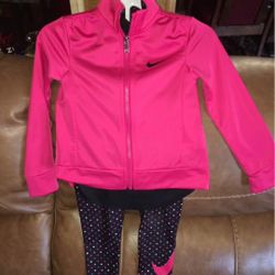 Girl’s Nike Clothing 