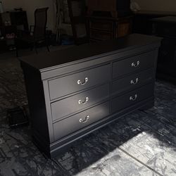 Dresser Sale ( Ask For Price !)