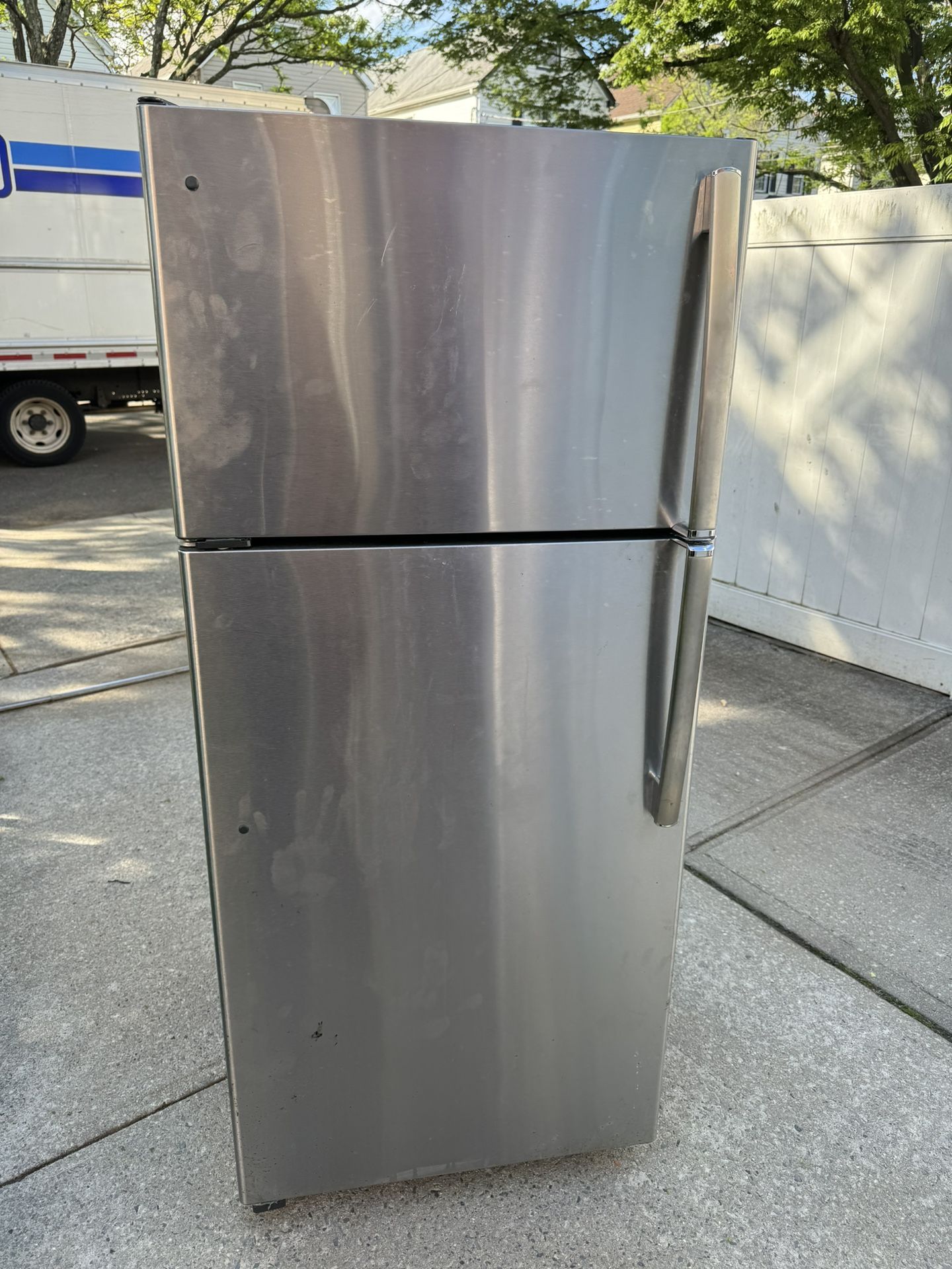 Refrigerator
