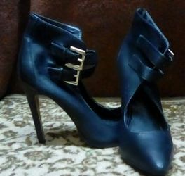 4" heels size 7