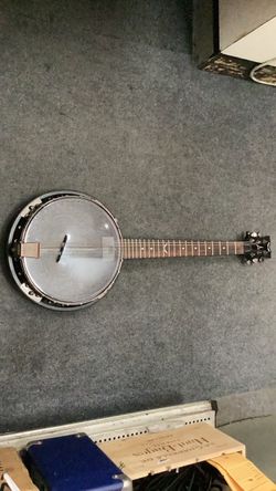 Dean Banjo 6 -String Closed Back (electric)