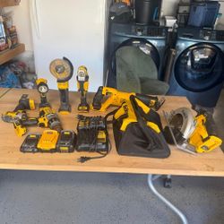 DeWalt 20V MAX 7-Tool Combo Kit - 3 Batteries & 2 Chargers