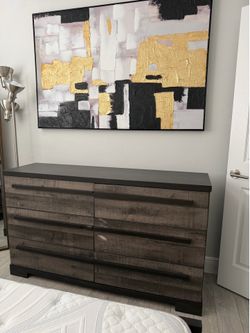 Bedroom furniture set