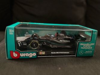 Bburago 1:24 Mercedes F1 W14 #63 George Russell Model Car (New)